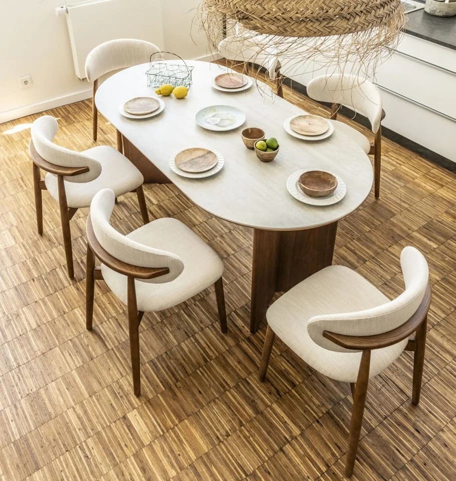 Vintagehaus Essgruppe Tivoli Travertin mit Linea Stühlen Esche