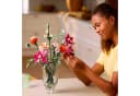 LEGO Botanicals Schöner Rosafarbener Blumenstrauß 10342 - 749 Teile Bauset Bild 1