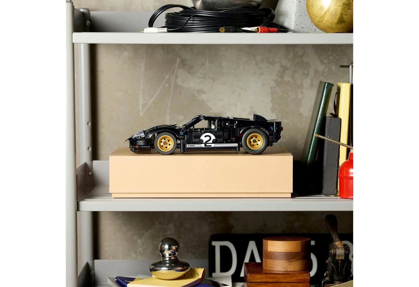 LEGO Technic 1966 Ford GT40 MKII Rennwagen 793 Teile Schwarz/Silber - Bild 5