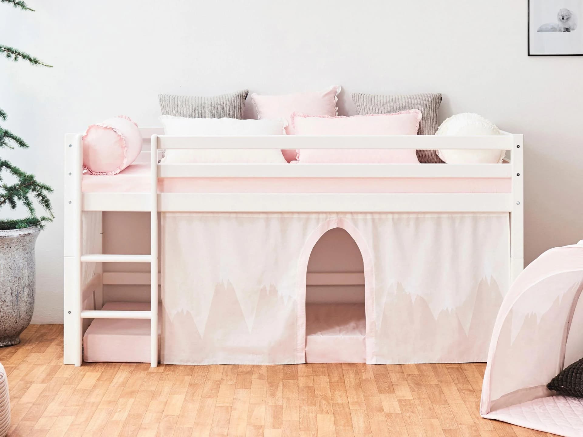 HOPPEKIDS Hochbett Winter Wonderland Weiß/Rosa Kiefer massiv