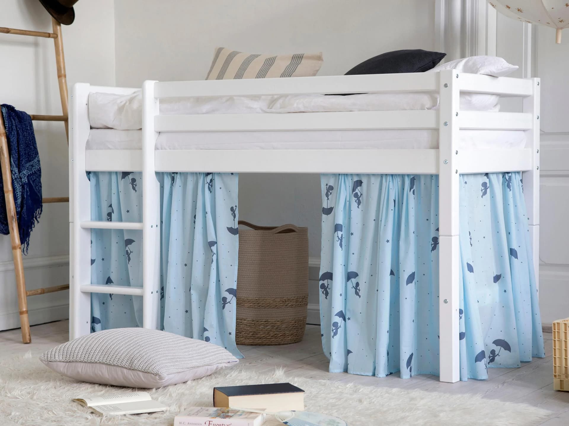 Hoppekids ECO Dream Spielbett mit Vorhang - Weiß/Blau