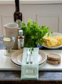 GreenGate Tasse Alice Henkel Fudge Braun Porzellan Bild 2