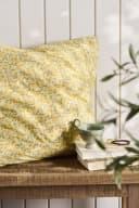 Ib Laursen Kissenbezug 60x60cm Gelb Weiß Blumenmuster Bild 1