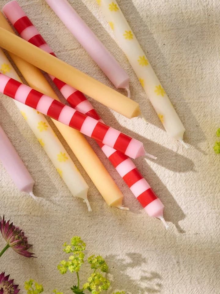 Ib Laursen Dünne Kerze mit Roten Streifen 5er Set - Bild 3