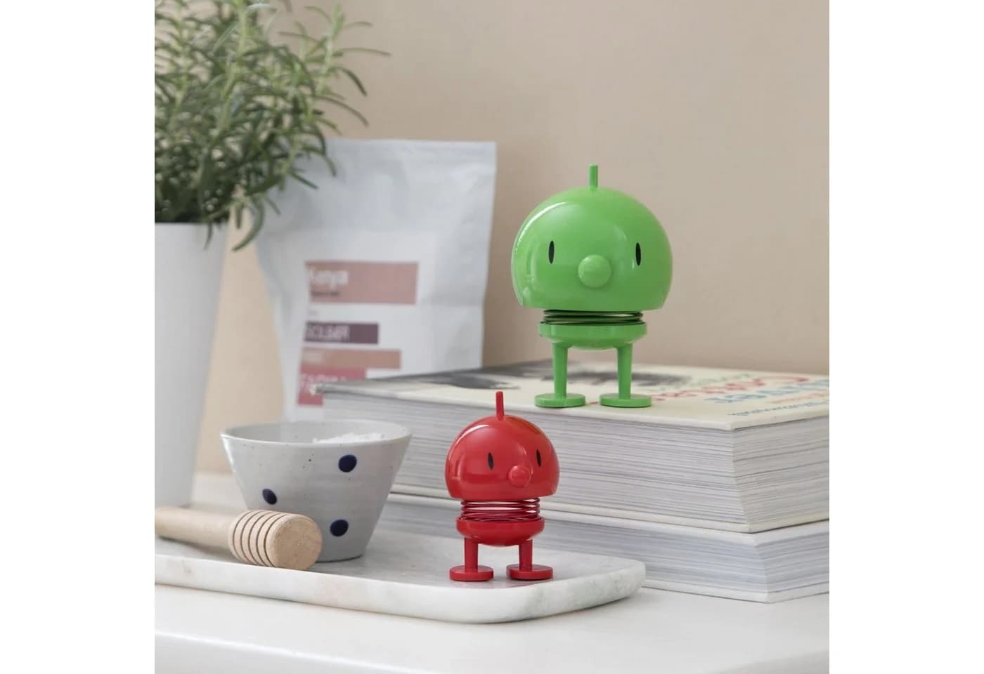 Hoptimist Bumble S Red - Optimismus Figur Rot ABS/Stahl - Bild 3