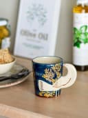Bloomingville Hezha Tasse Blau 3D-Vogelgriff Steingut Bild 1
