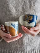 Bloomingville Hezha Tasse Blau 3D-Vogelgriff Steingut Bild 3