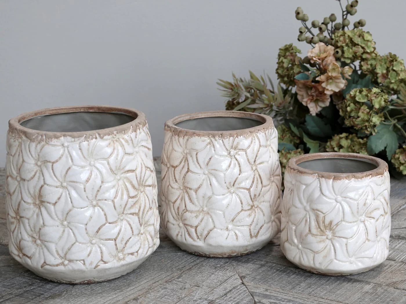 Chic Antique Keramik Übertopf Colmar Creme 3D Floral Relief