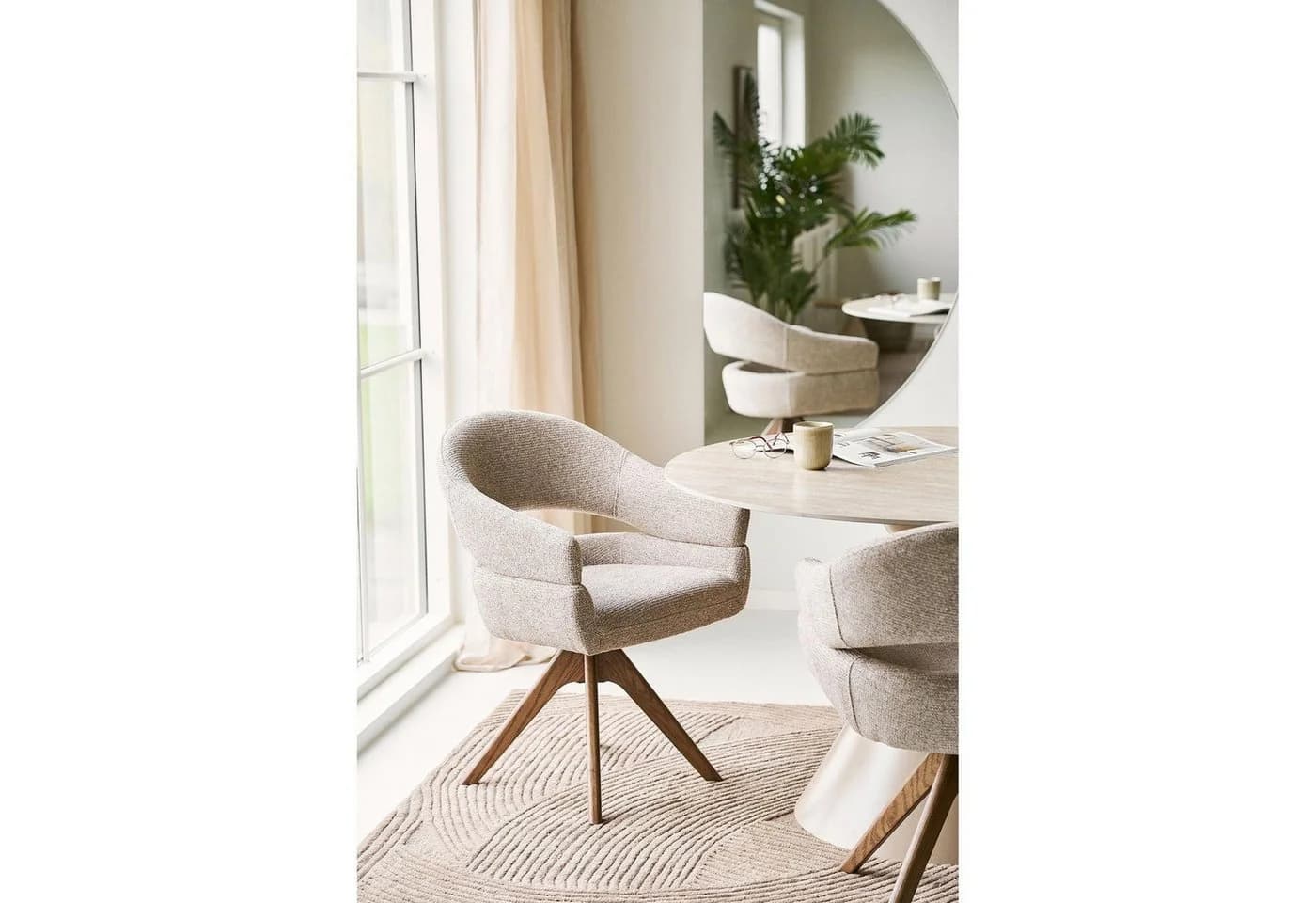 House Nordic Esszimmerstuhl Dover drehbar Sandbraun Eiche