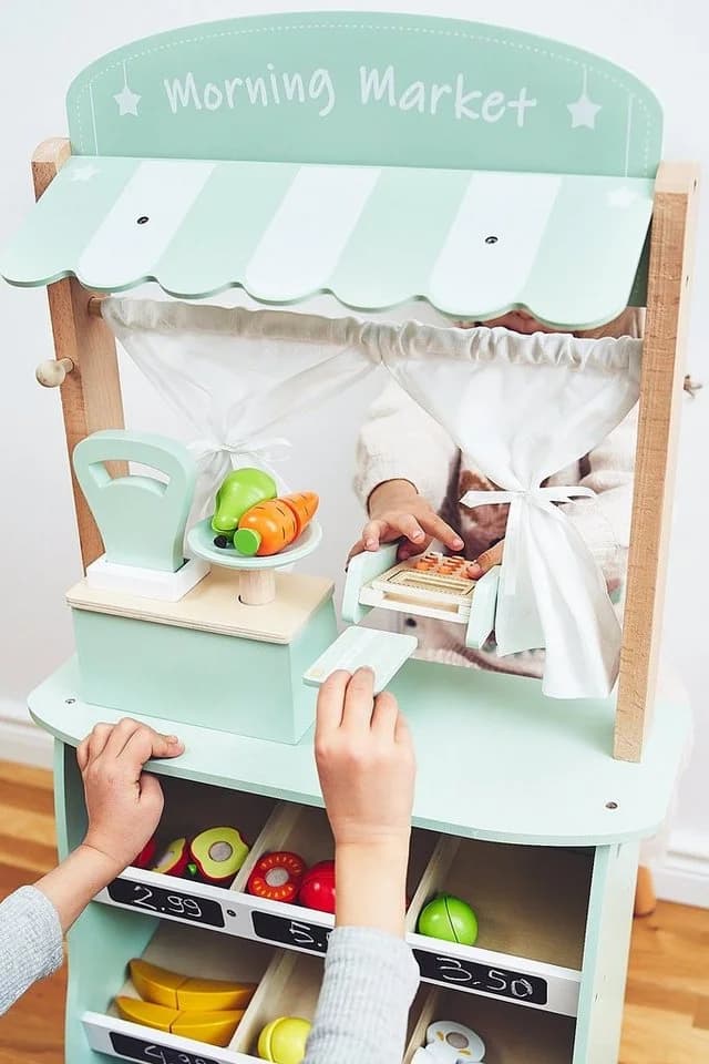 Mamabrum 2-in-1 Holzmarktstand mit Theater und Zubehör - Bild 3