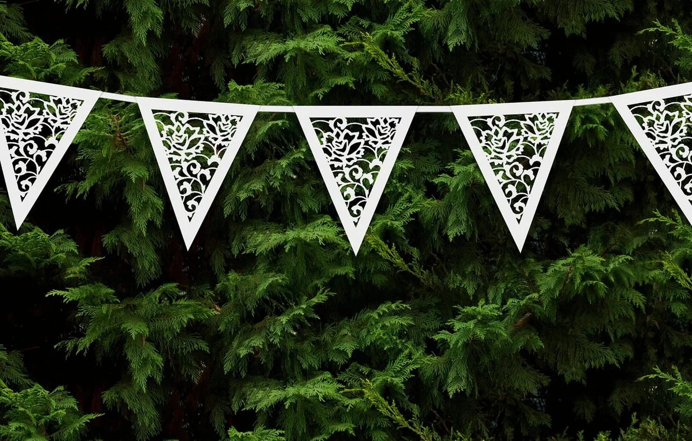 partydeco Papiergirlande Perlmutt Weiß Rosen-Ornament Wimpelkette