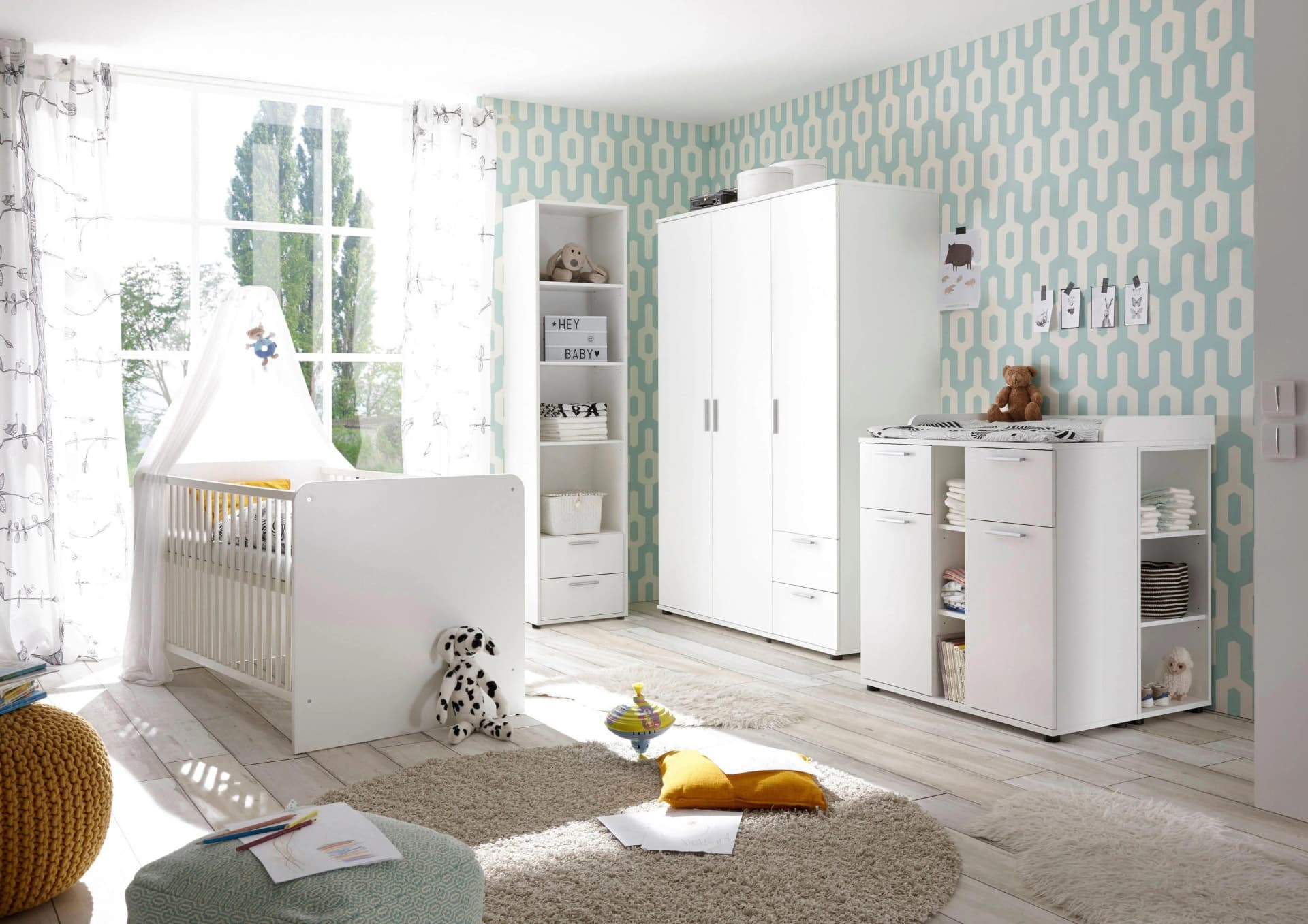 Begabino Babyzimmer-Komplettset Bibo Weiß Bett Wickelkommode Schrank