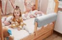 Totsy Baby Bettschutzgitter Bettkantenschutz für Kinderbetten 70 cm Schutz für Bettrahmen Bild 5