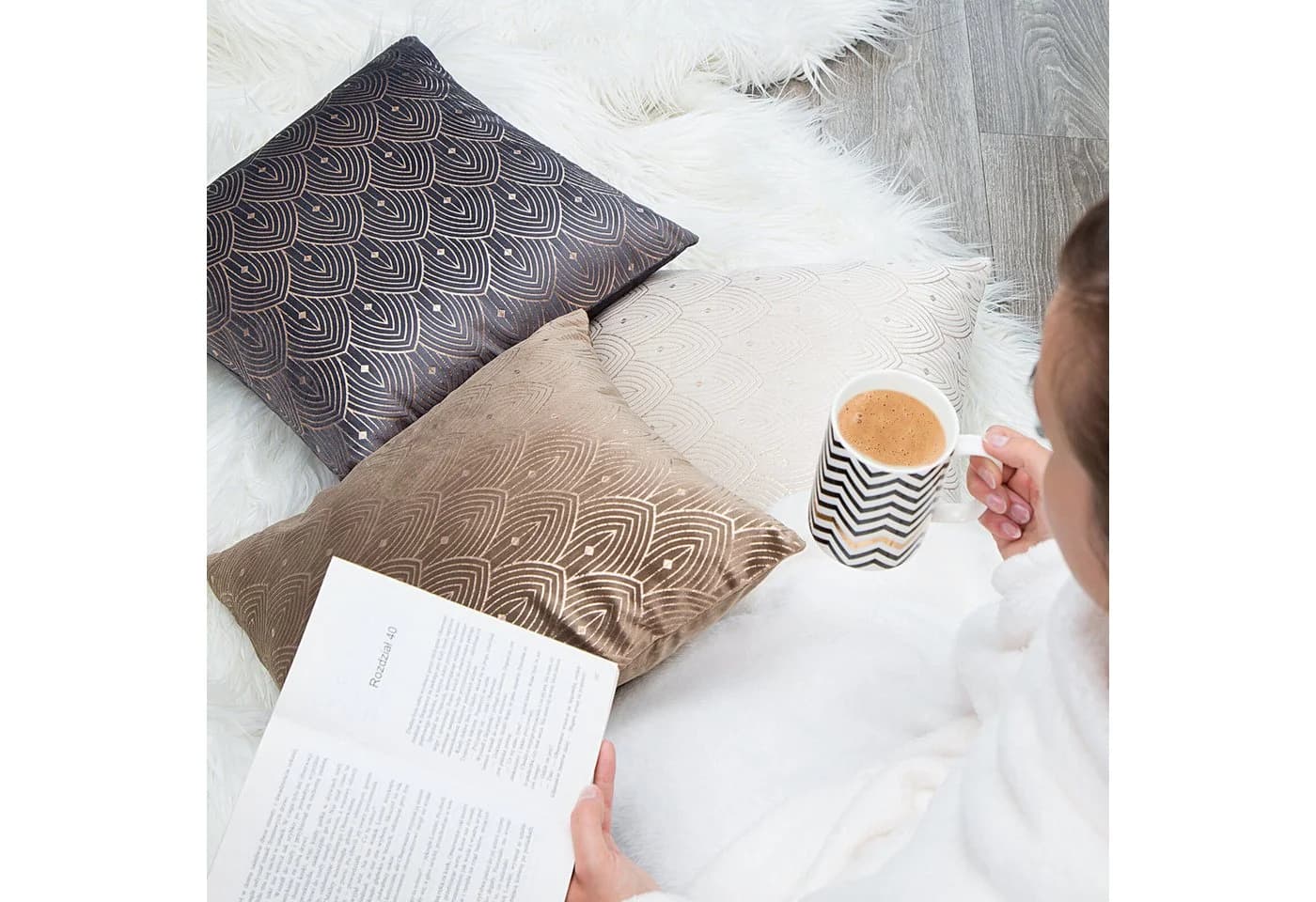 Design91 Kissenbezug AGNES Schwarz mit Goldenem Muster
