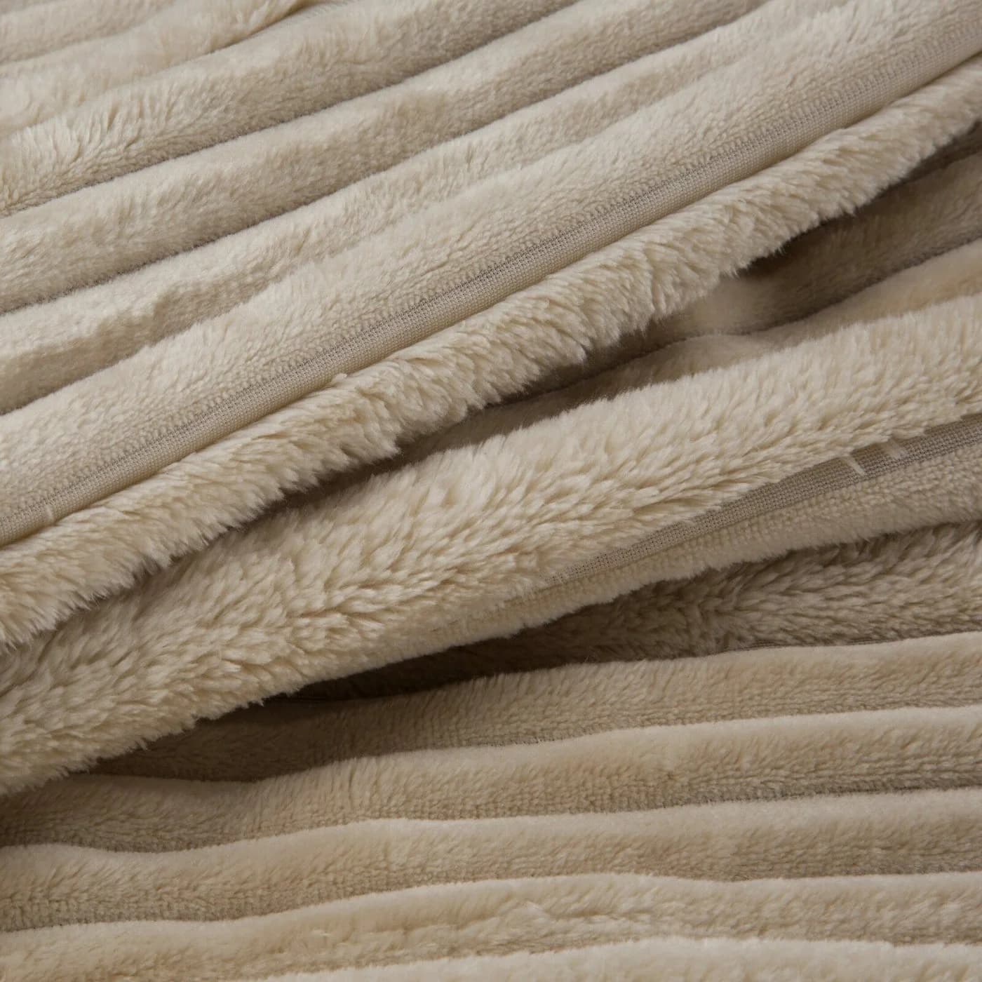 Eurofirany Wohndecke NINA Kuscheldecke Creme Streifen-Steppung - Bild 5