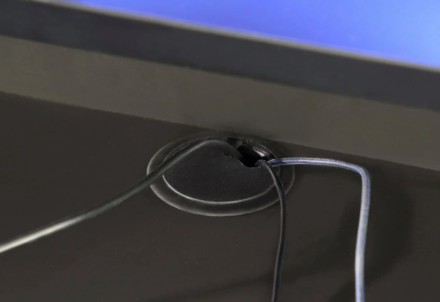 FORTE Gamingtisch Tezaur Schwarz mit RGB-Beleuchtung und Halterungen - Bild 5