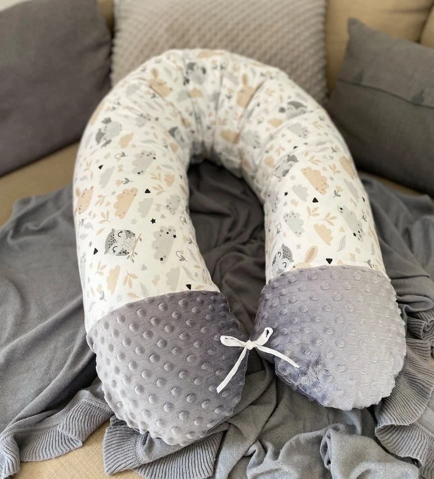 LOOLAY Stillkissen Minky Graphit/Hase Beige - Seitenschläferkissen mit Bezug - Bild 3