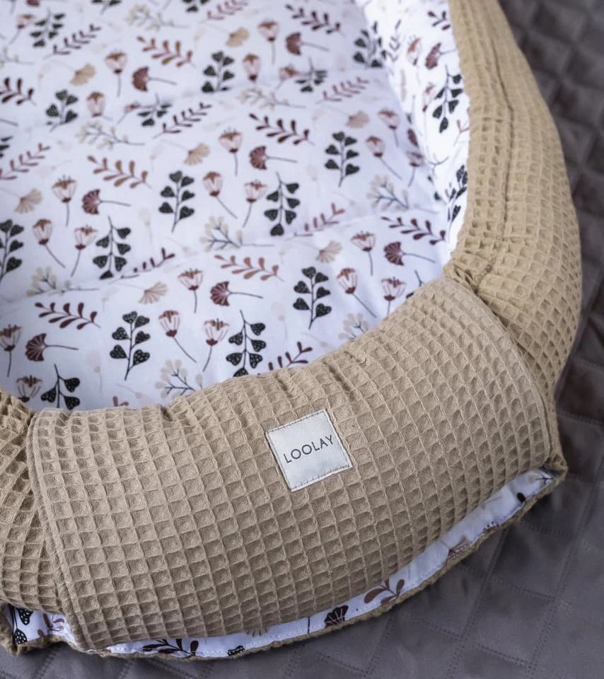 Loolay Bettnestchen Taupe WAFFELPIQUE/BLUMEN Braun