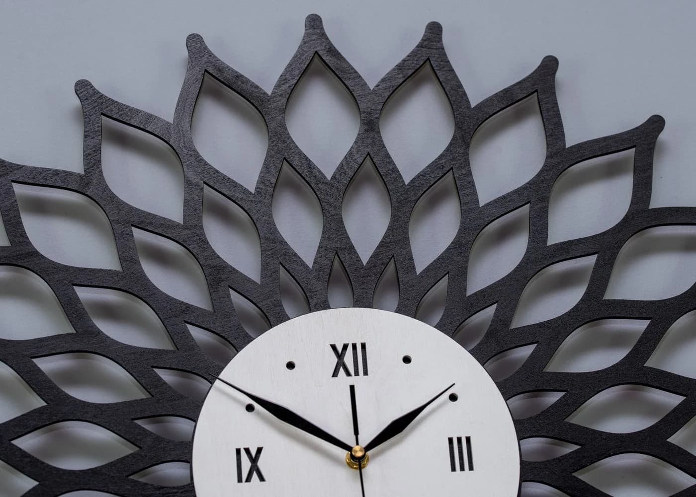 ORNAMENTI Wanduhr Schwarz Sunburst Holz Modern