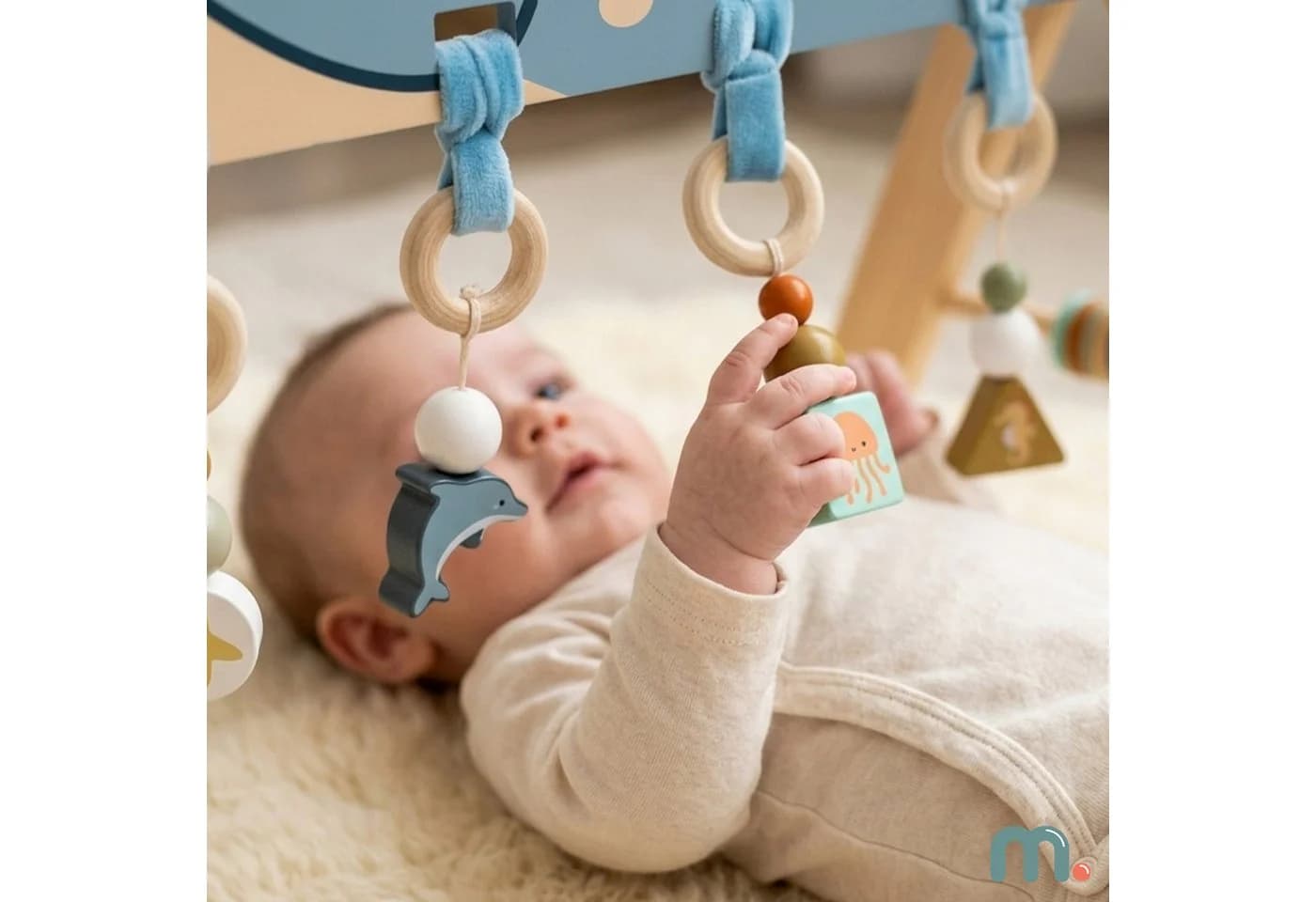 Mamabrum Baby Gym Holz Spielbogen Ozean Montessori mit Anhängern - Bild 5