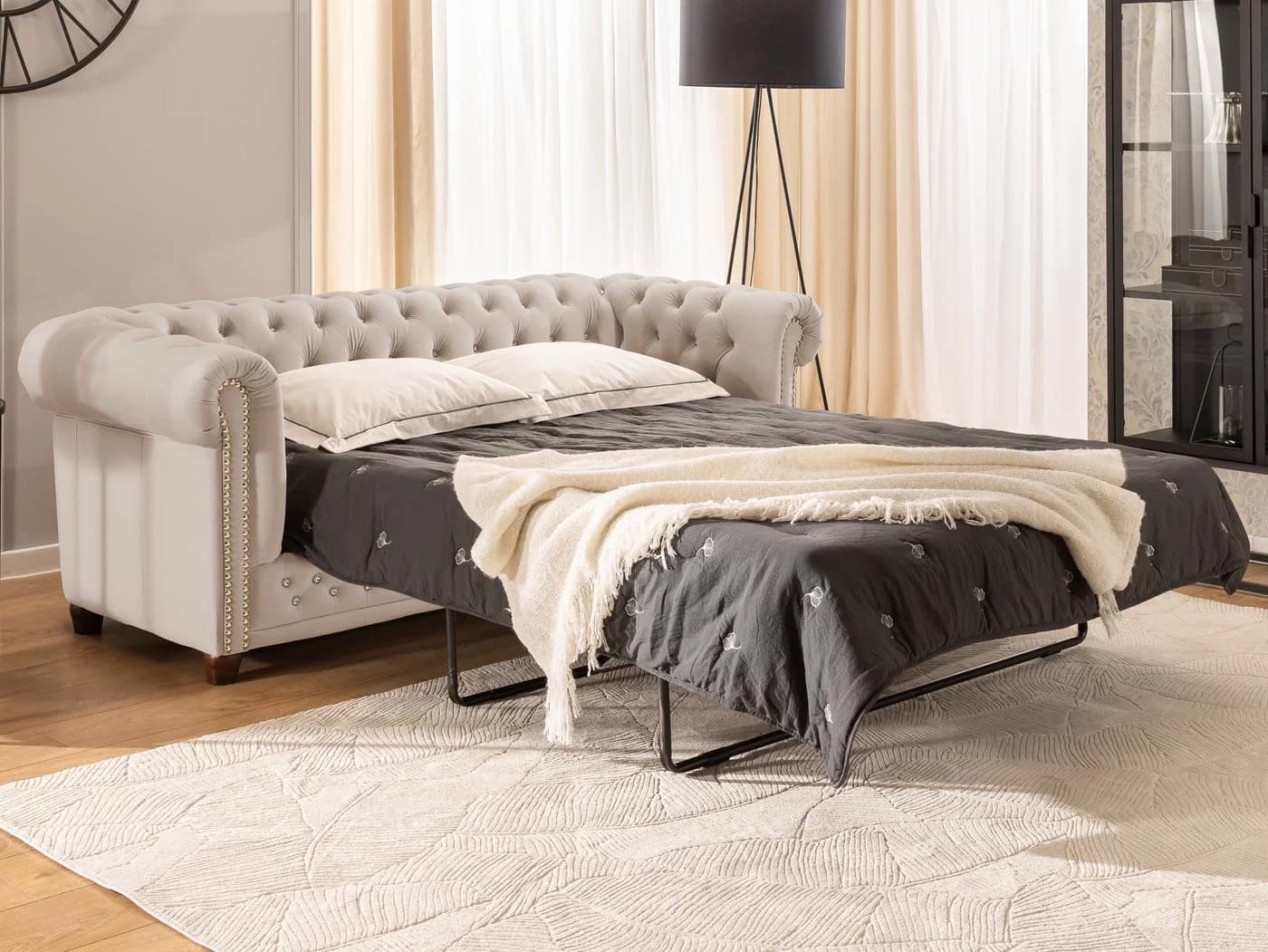 S-Style Möbel Chesterfield-Sofa 3-Sitzer mit Schlaffunktion Cleo Blink aus Samt mit Kristallsteppung