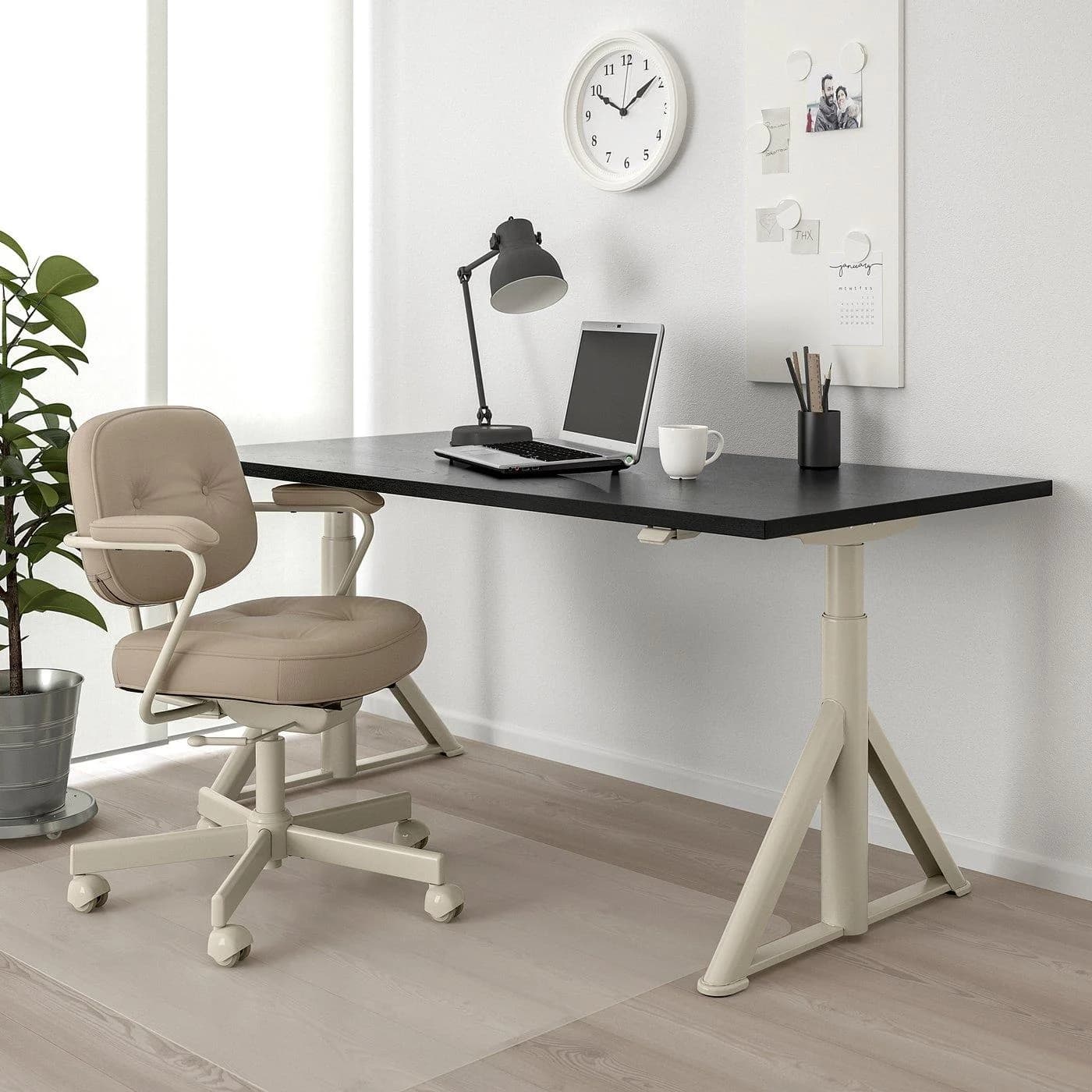 IKEA IDÅSEN Schreibtisch sitz/steh Beige/Schwarz höhenverstellbar