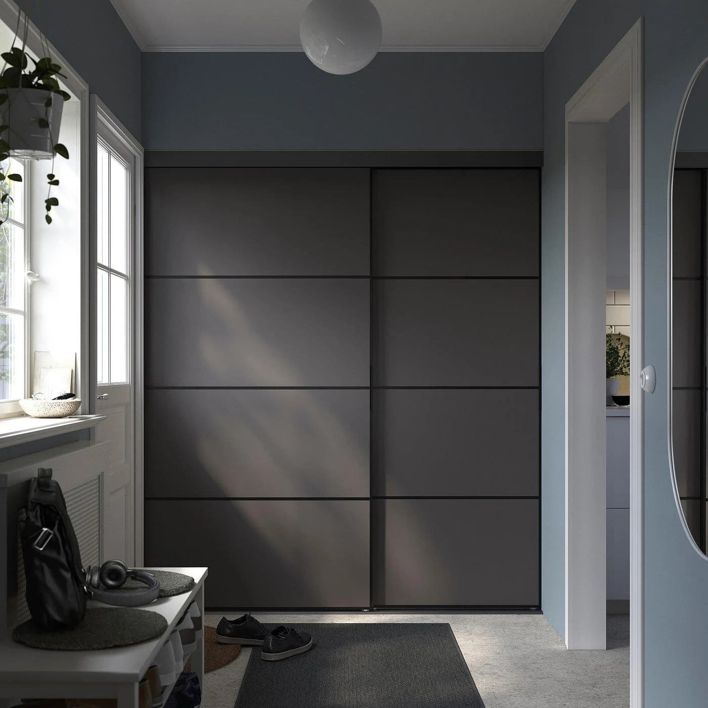 IKEA SKYTTA / BOAXEL Reach-in-Kleiderschrank mit Schiebetür Schwarz/Dunkelgrau