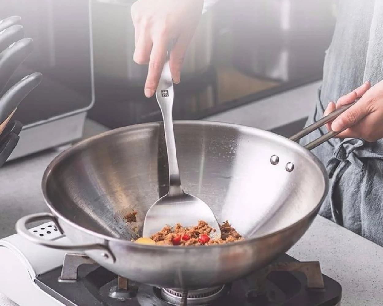 Zwilling TwinNova III Wokpfanne 30 cm Edelstahl mit Glasdeckel - Bild 3