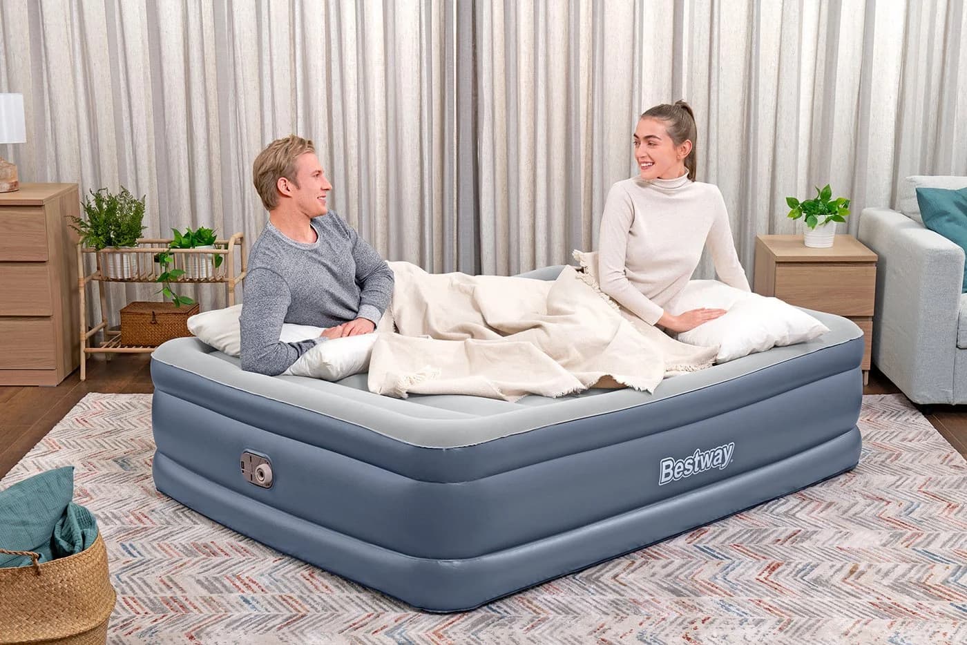 Bestway Luftbett TriTech mit Elektropumpe