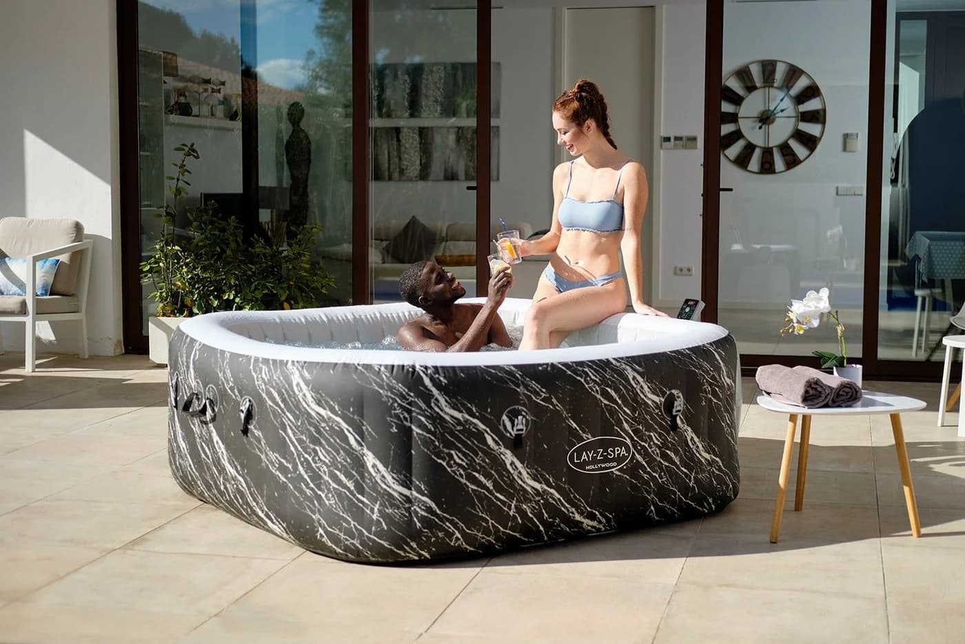 Bestway LAY-Z-SPA Hollywood AirJet Whirlpool mit LED-Beleuchtung - Bild 4