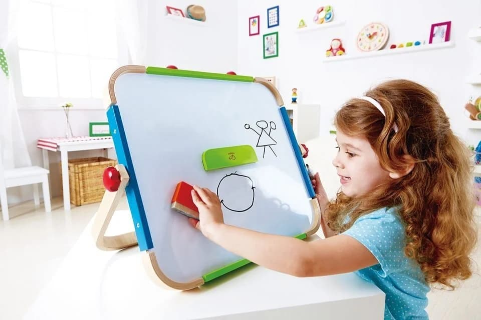 Hape Zaubertafel Mobiles Atelier