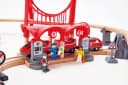 HAPE Eisenbahn-Set Verkehrsreiche Stadt Bunt Holz Bild 1