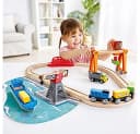 HAPE Spielzeug-Eisenbahn Abladen und Aufladen im Hafen Bunt Bild 3