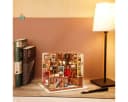 Robotime Sam's Study Miniaturhaus Bausatz Arbeitszimmer DIY Bild 5