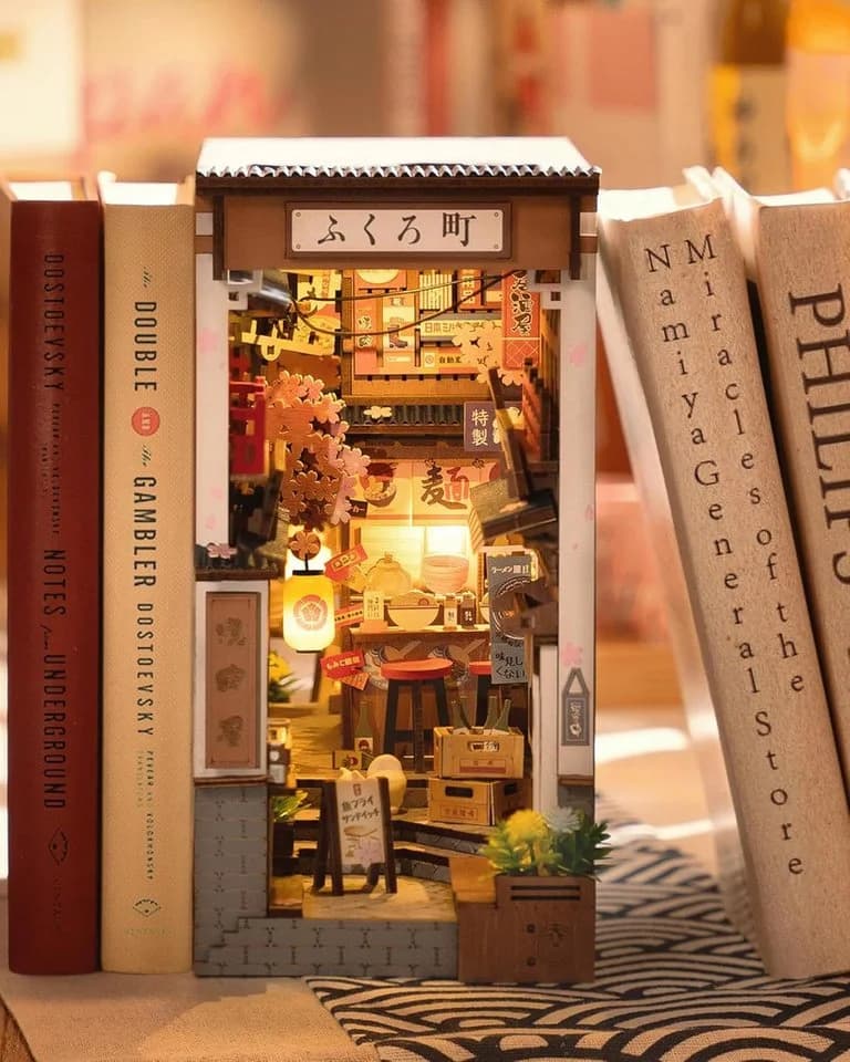 Robotime 3D-Puzzle Sakura Wine Alley Book Nook Holz - Bild 2