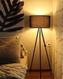 Tomons LED Stehlampe Dimmbar Schwarz Metall Dreibeinstativ Bild 4