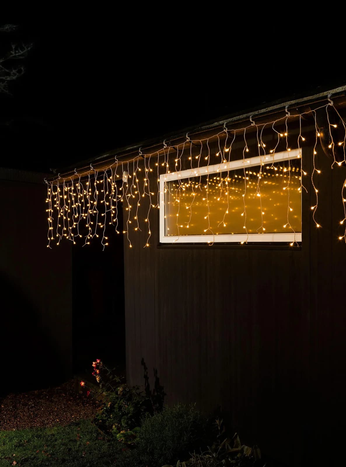 Konstsmide LED-Lichtervorhang Eisregen 400-flammig