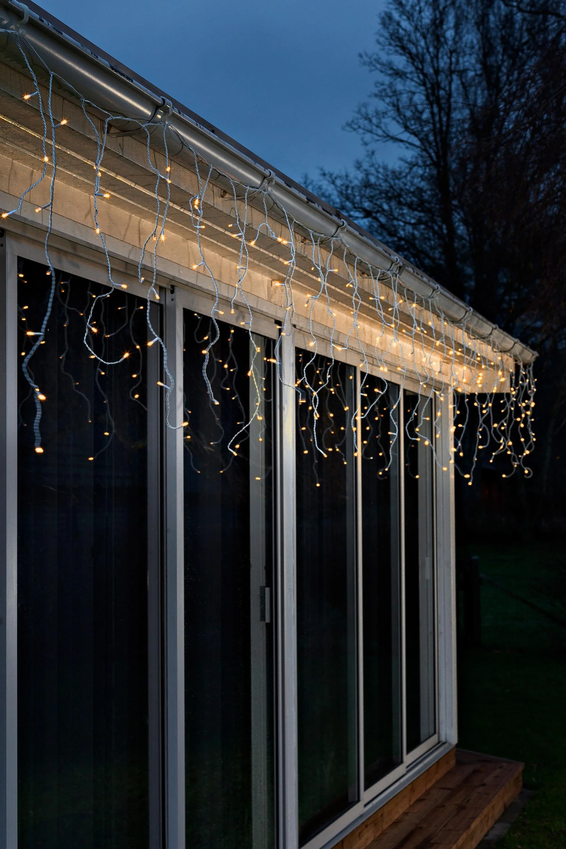Konstsmide LED-Lichtervorhang Weiß 96 bernsteinfarbene Dioden Outdoor