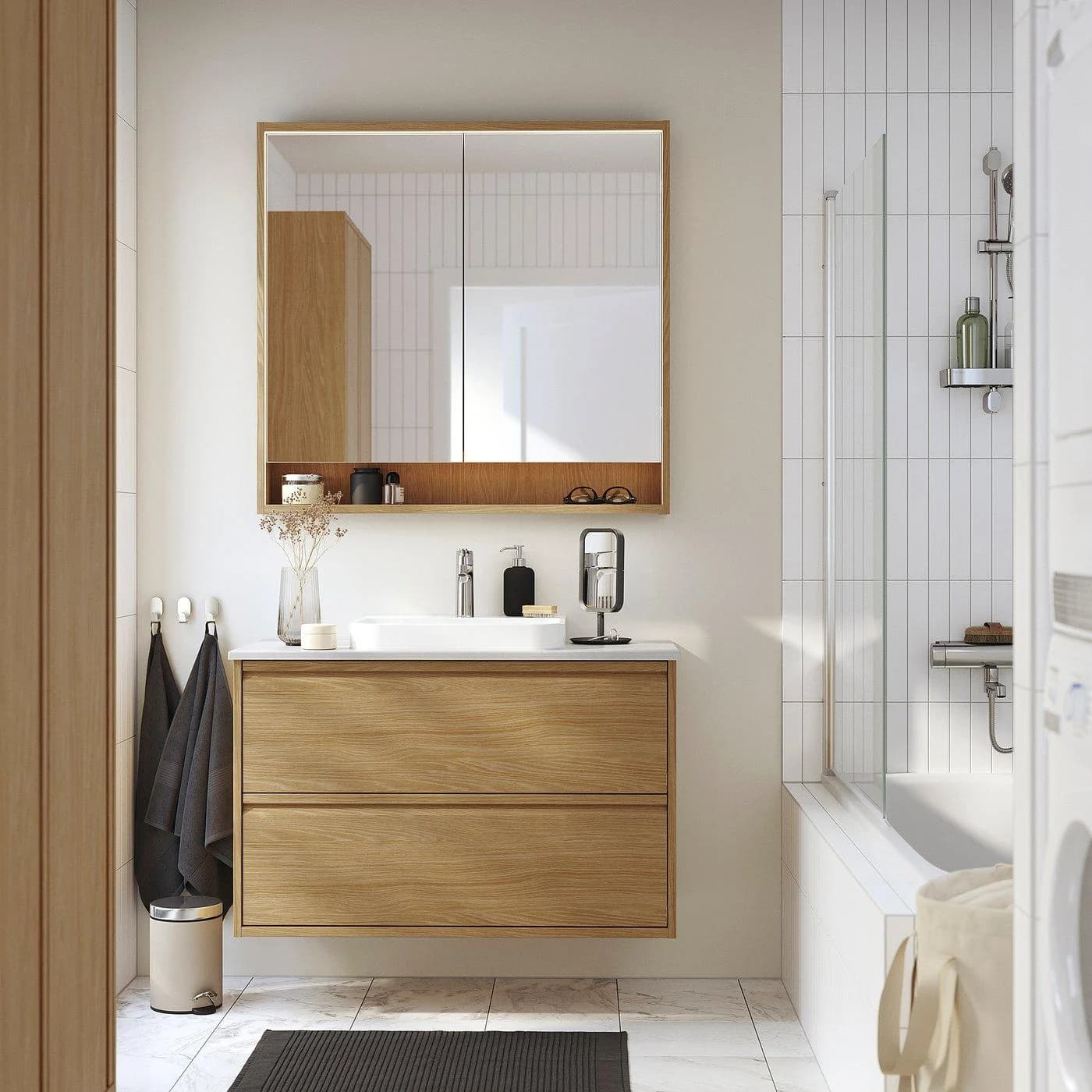 IKEA FAXÄLVEN Spiegelschrank mit Beleuchtung Eichenachbildung