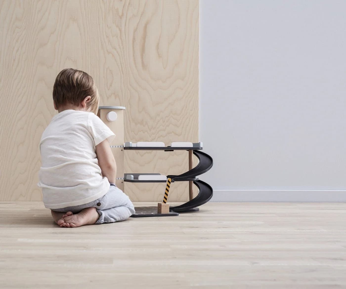 Kids Concept Spiel-Parkhaus Aiden 3-stöckig mit Aufzug und Hubschrauberlandeplatz - Bild 4