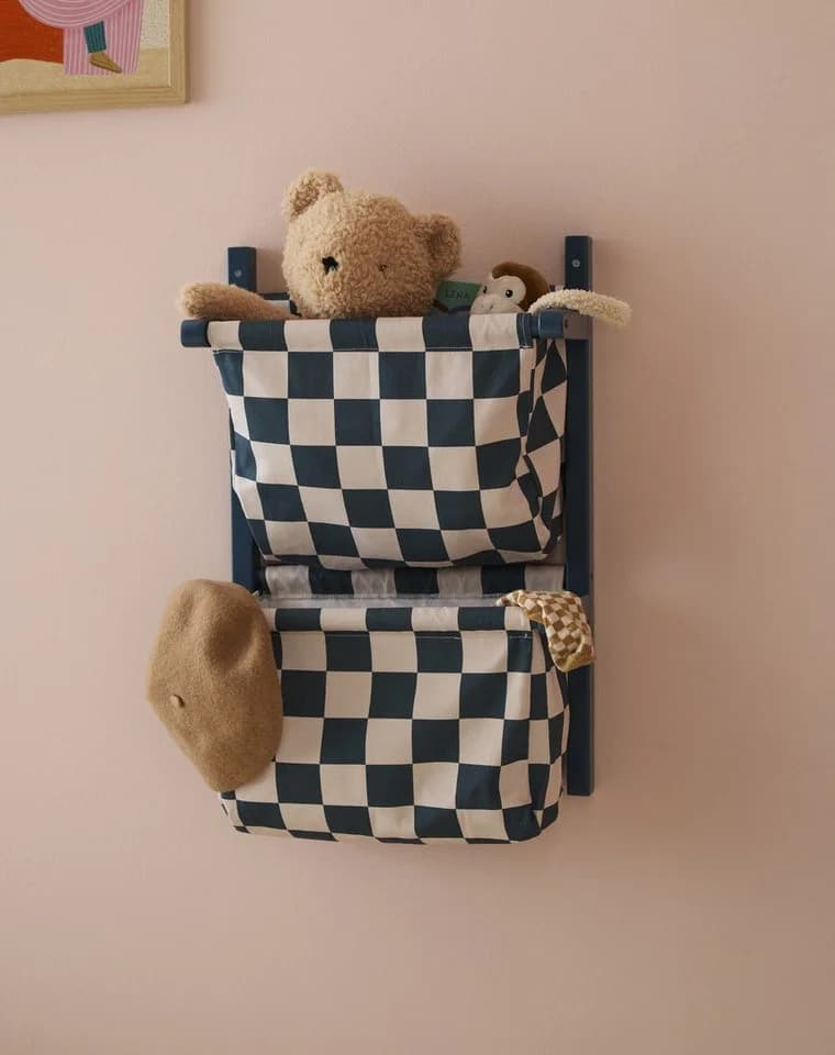 Kids Concept Wand-Organizer mit Stofftaschen blau