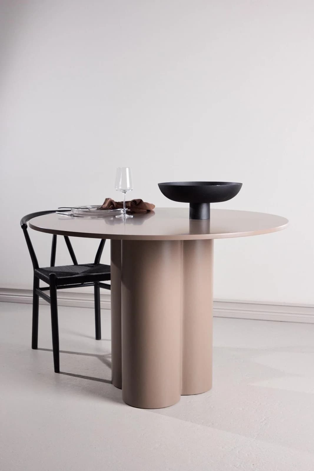 VENTURE HOME Esstisch Olivia rund Dunkelbraun MDF