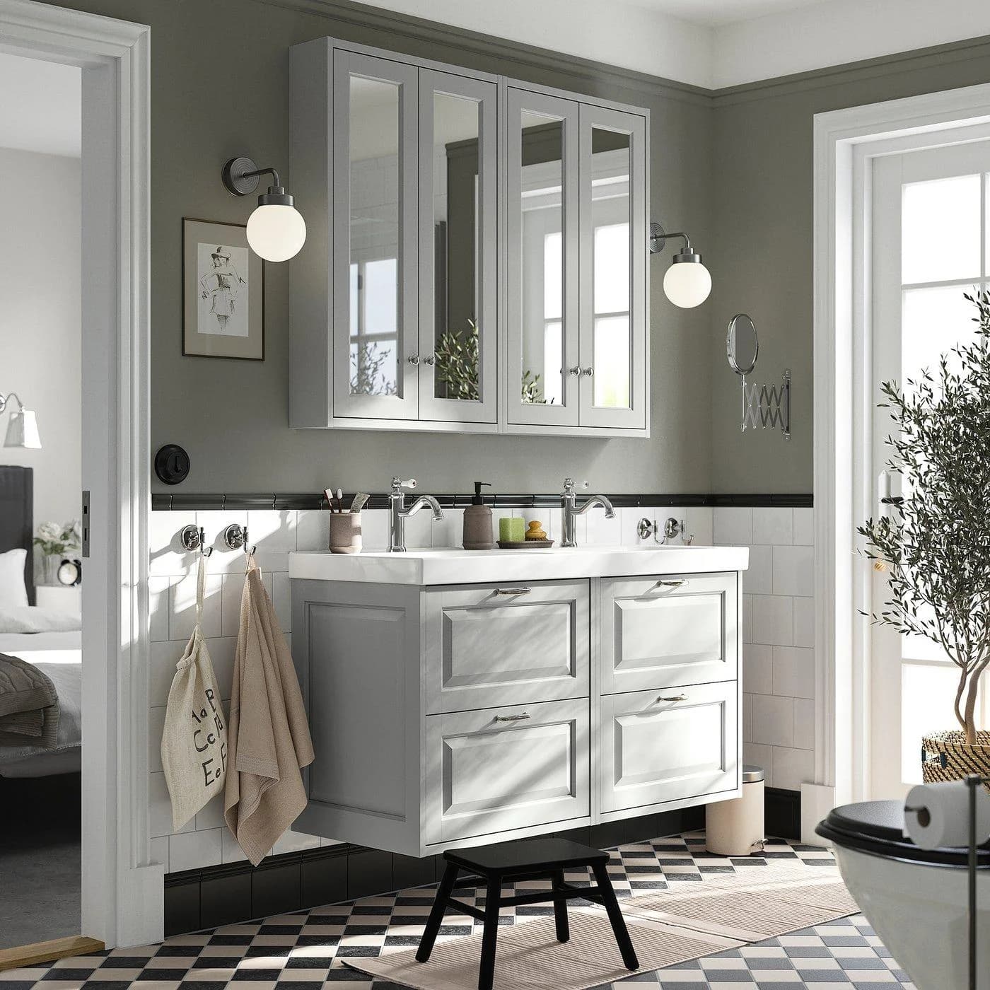 IKEA TÄNNFORSEN / ORRSJÖN Waschtischschrank hellgrau mit Mischbatterien