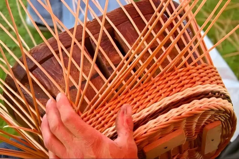 KONZEPT Brotkorb Bäckerkorb handgeflochten Naturweide