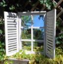 Deko-Impression Wandspiegel mit Fensterläden Landhaus Shabby-Chic Creme Bild 1
