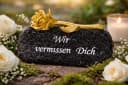 MF Grabengel mit Spruch „Wir Vermissen Dich“ Polyresin Grau Bild 2