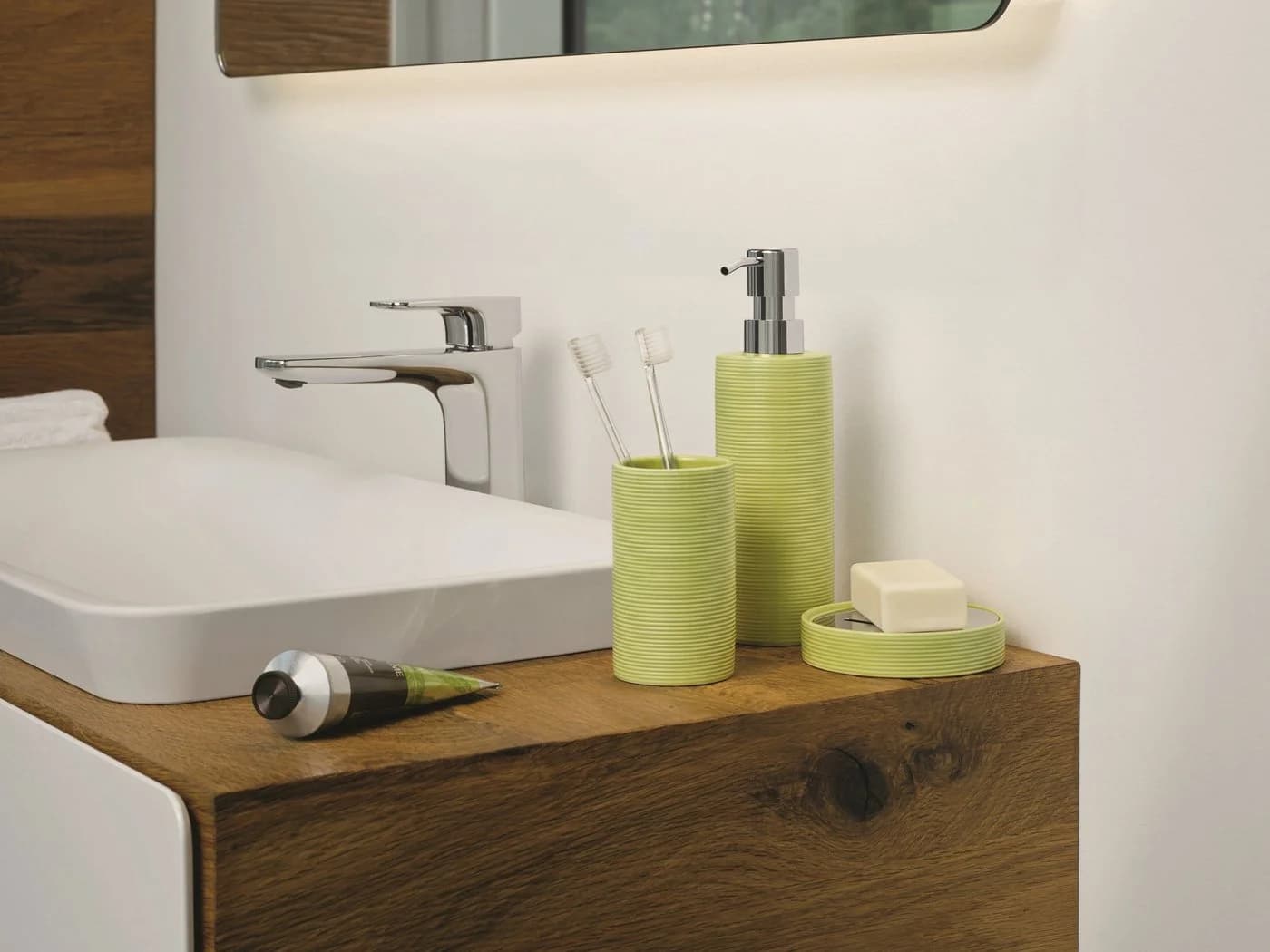 spirella Toilettenbürste TUBE RIBBED mit Deckel, Keramik pistaziengrün - Bild 3