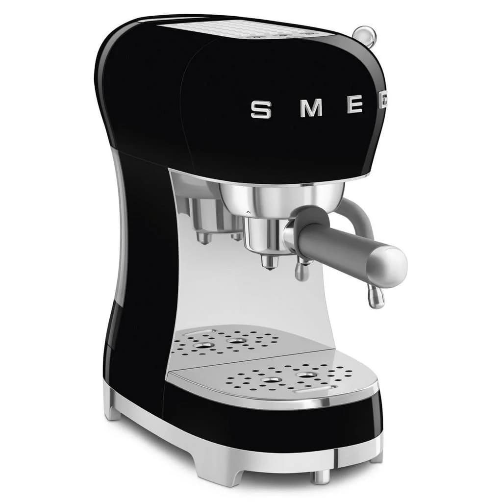Smeg Espressoautomat Schwarz 15 Bar