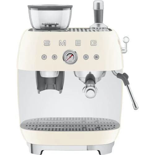 Siebträgermaschine Smeg mit integrierter Kaffeemühle