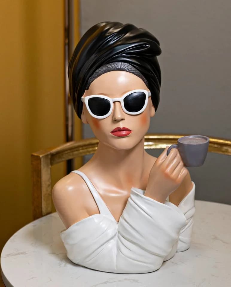 MF Dekofigur Lady Paris Elegante Frauenfigur Schwarz Weiß